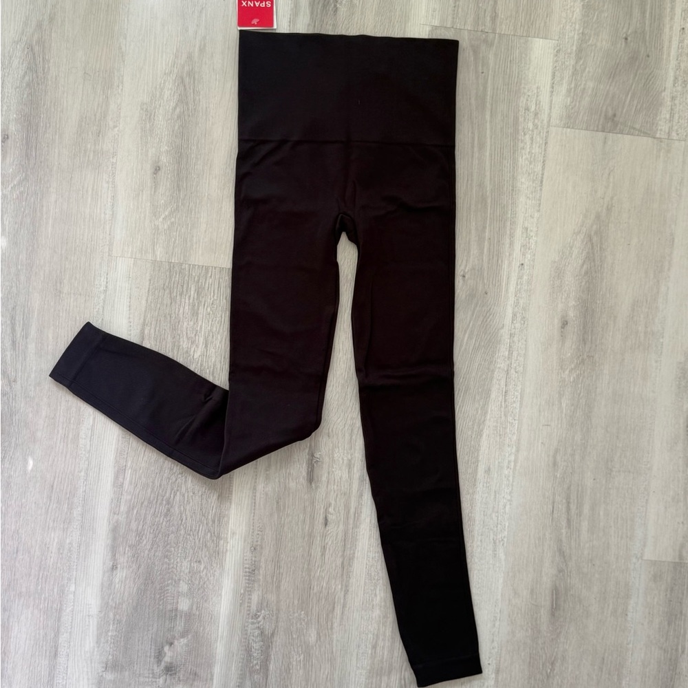 ✨ NWT SPANX “Look At Me Now” Leggings | Very Black | Size S/P ✨ - Picture 5 of 8